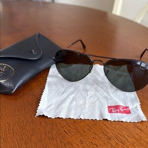 Ray-Ban Aviator Sunglasses with Case